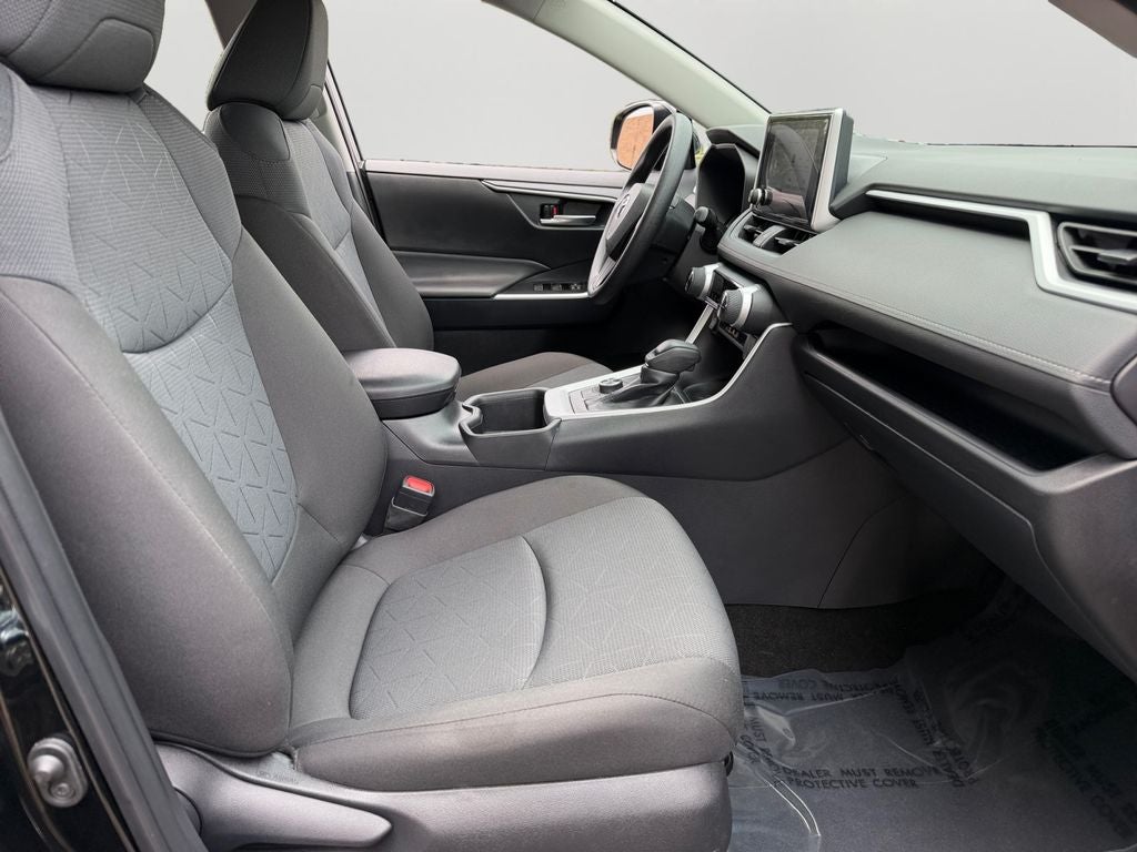 2025 Toyota RAV4 Hybrid XLE W/ SUNROOF!