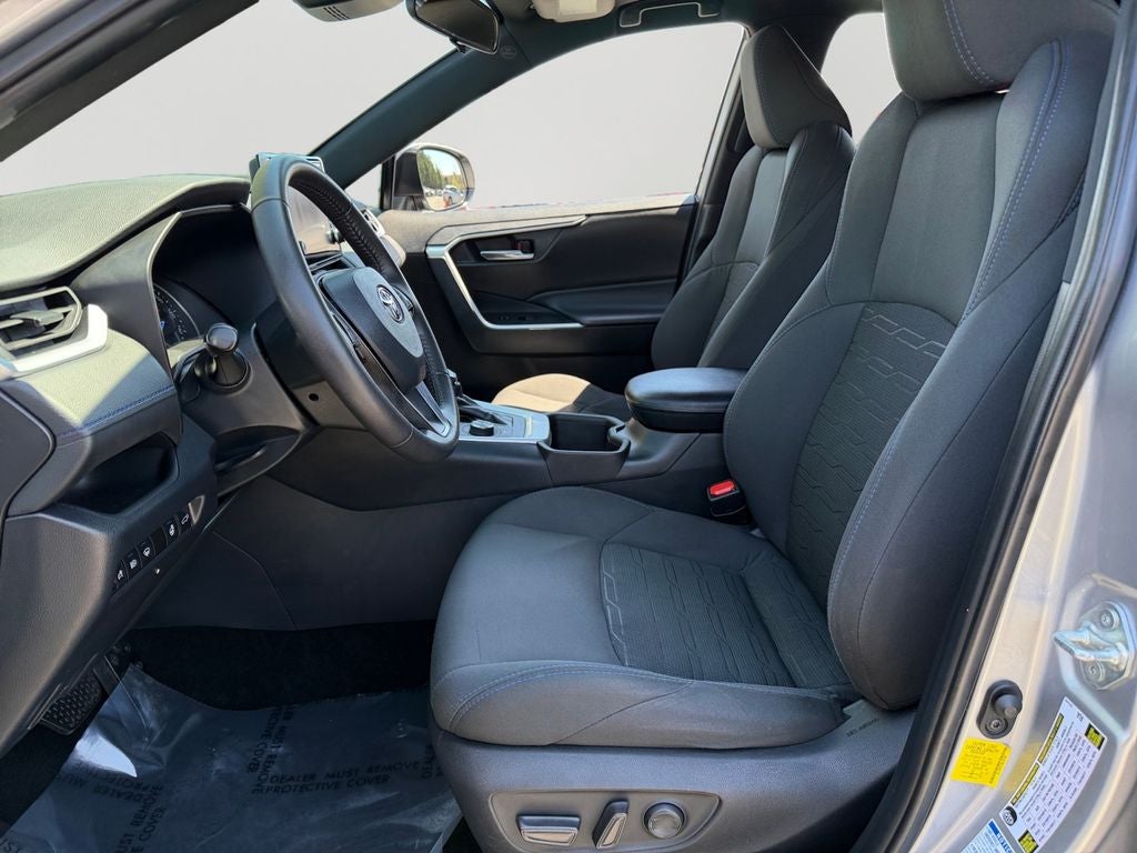 2022 Toyota RAV4 Hybrid SE