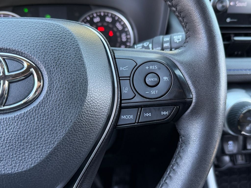 2022 Toyota RAV4 Hybrid SE