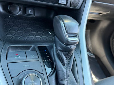 2022 Toyota RAV4 Hybrid SE