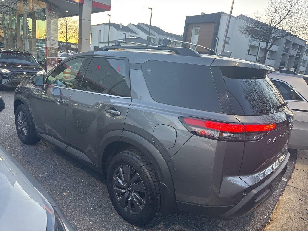 2025 Nissan Pathfinder SV