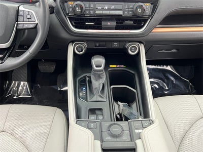 2025 Toyota Grand Highlander Limited Panoramic Roof