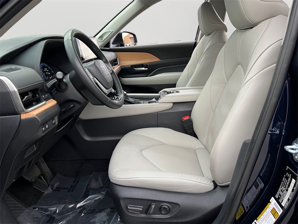 2025 Toyota Grand Highlander Limited Panoramic Roof