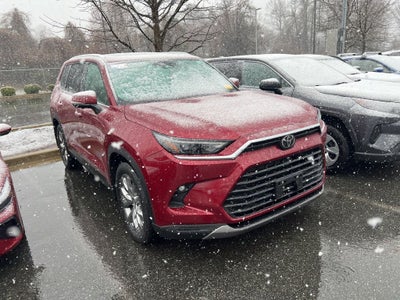 2024 Toyota Grand Highlander Limited Low Miles & 8 Seater!