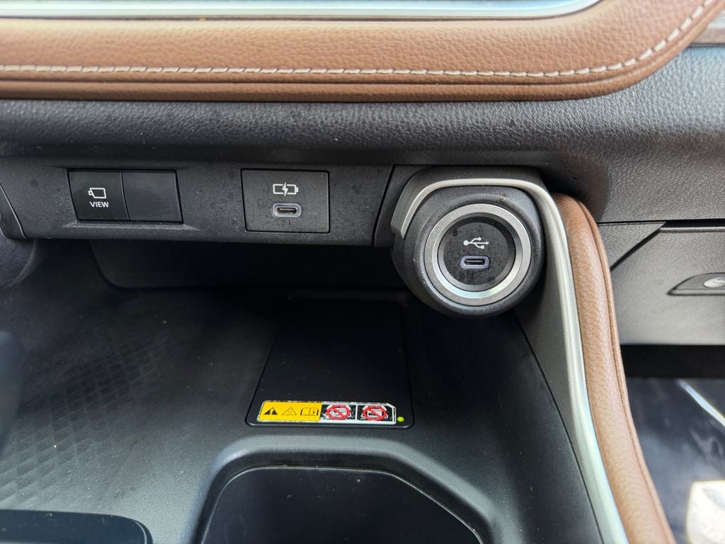 2025 Toyota Grand Highlander Platinum W/ NEW TIRES!