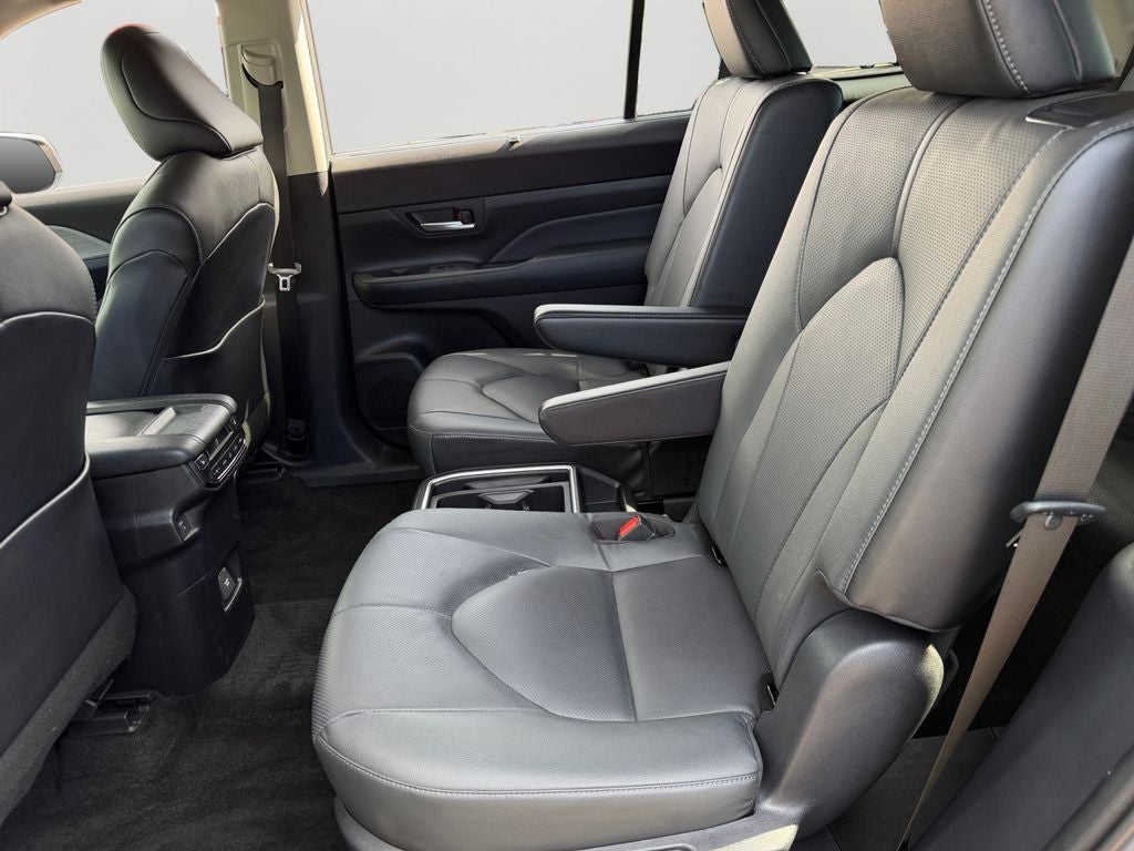 2025 Toyota Grand Highlander Limited PANORAMIC SUNROOF!