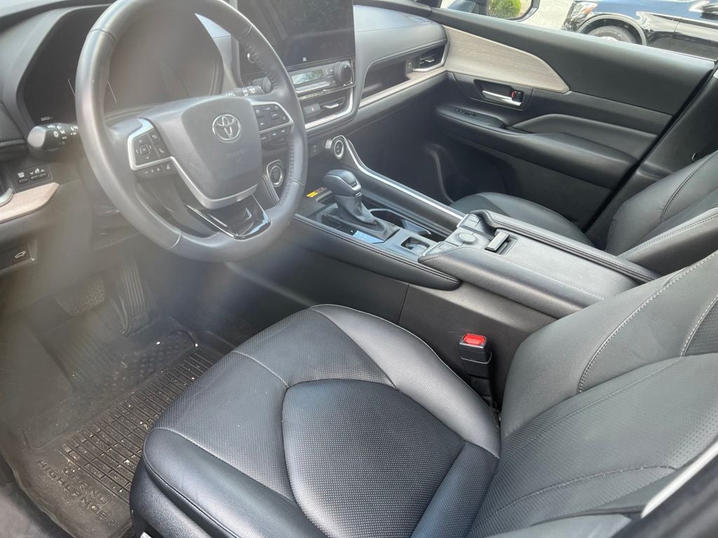 2025 Toyota Grand Highlander Limited PANORAMIC SUNROOF!
