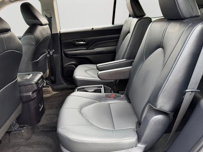 2025 Toyota Grand Highlander Hybrid XLE W/ PANORAMIC SUNROOF!
