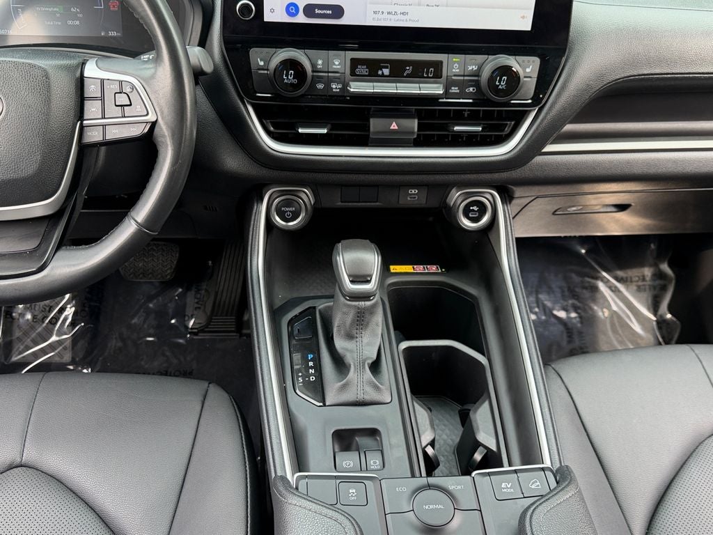 2025 Toyota Grand Highlander Hybrid XLE W/ PANORAMIC SUNROOF!