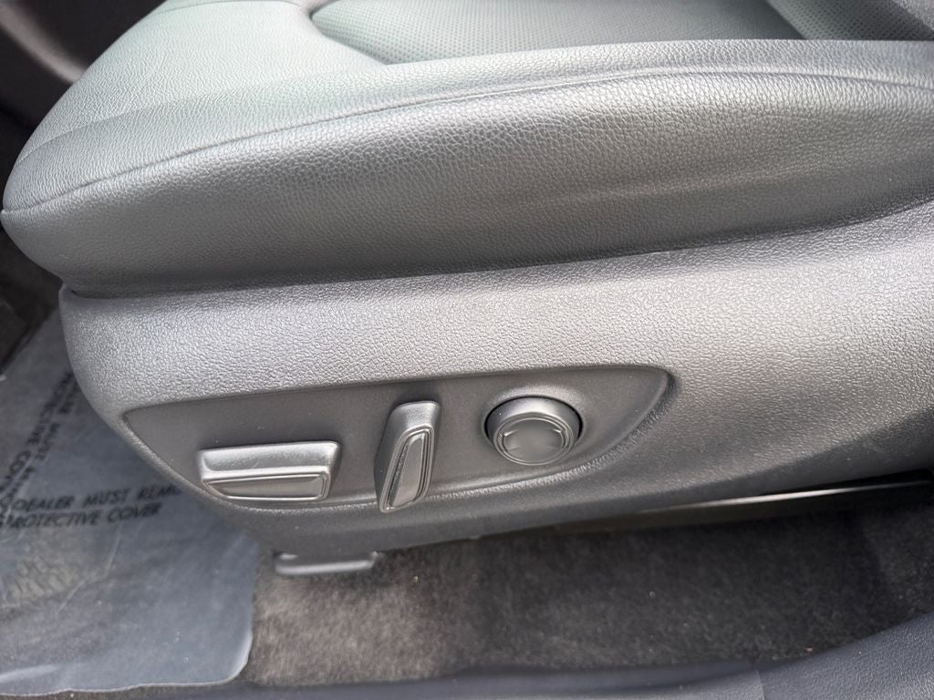 2025 Toyota Grand Highlander Hybrid XLE W/ PANORAMIC SUNROOF!