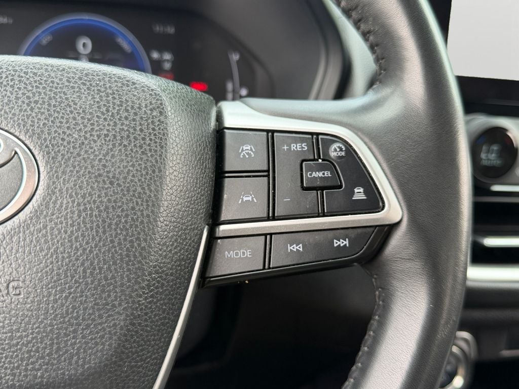 2025 Toyota Grand Highlander Hybrid XLE W/ PANORAMIC SUNROOF!