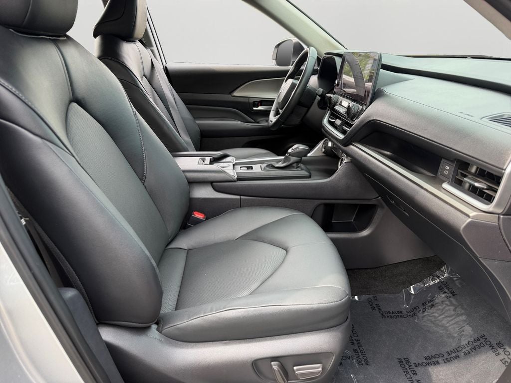 2025 Toyota Grand Highlander Hybrid XLE W/ PANORAMIC SUNROOF!