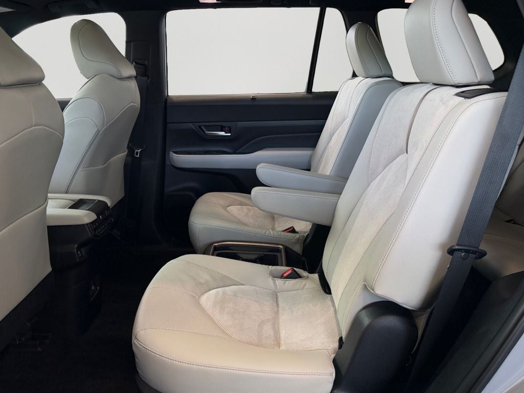 2025 Toyota Grand Highlander Hybrid MAX Platinum