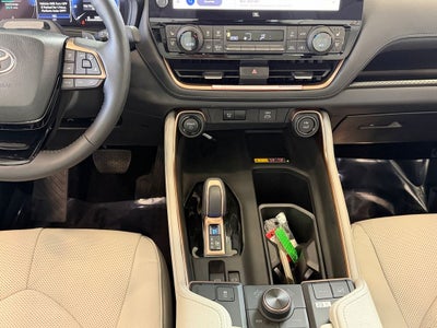 2025 Toyota Grand Highlander Hybrid MAX Platinum
