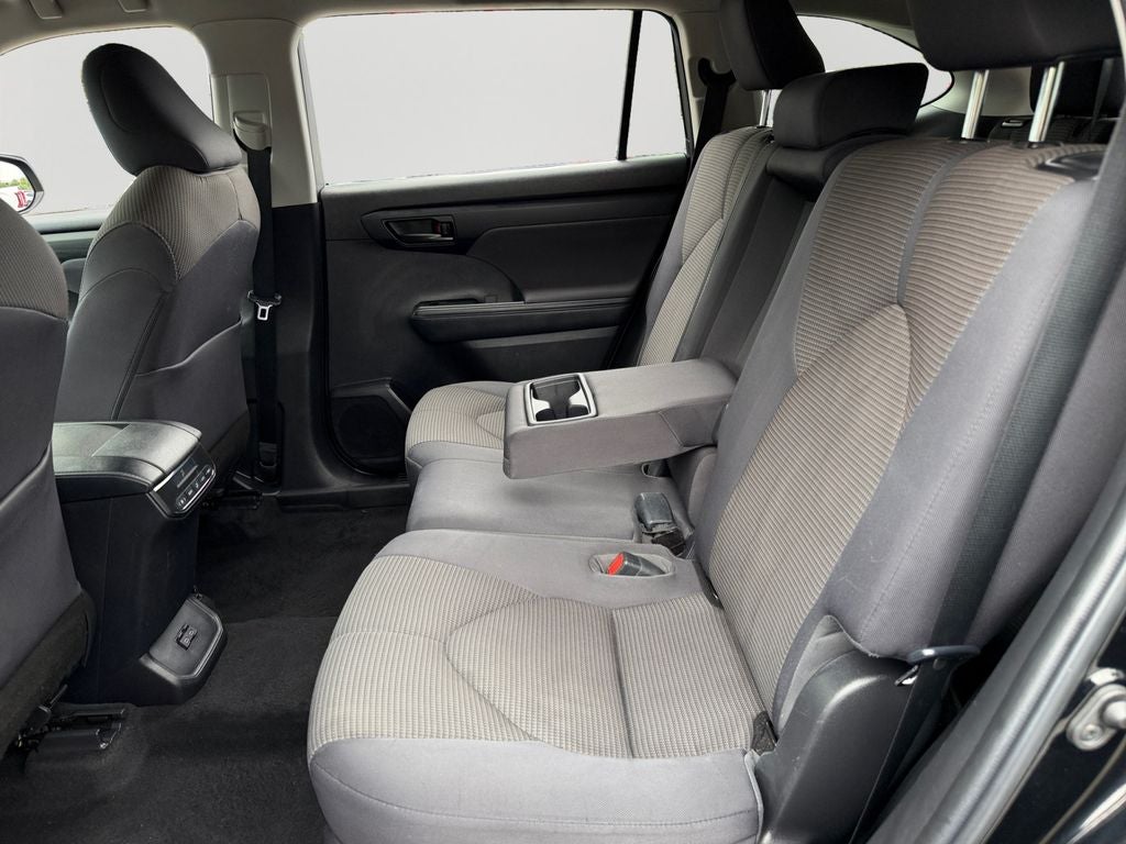 2022 Toyota Highlander Hybrid LE