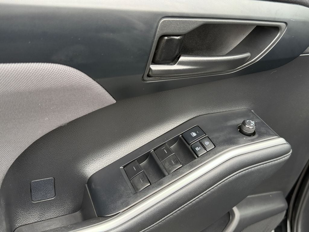 2022 Toyota Highlander Hybrid LE