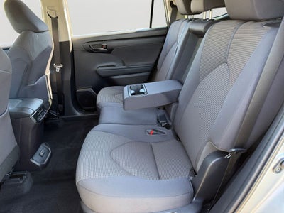 2022 Toyota Highlander LE