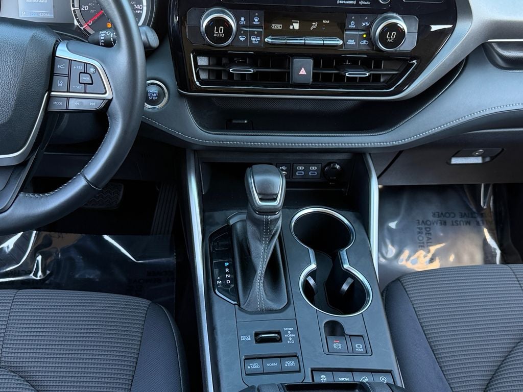 2022 Toyota Highlander LE