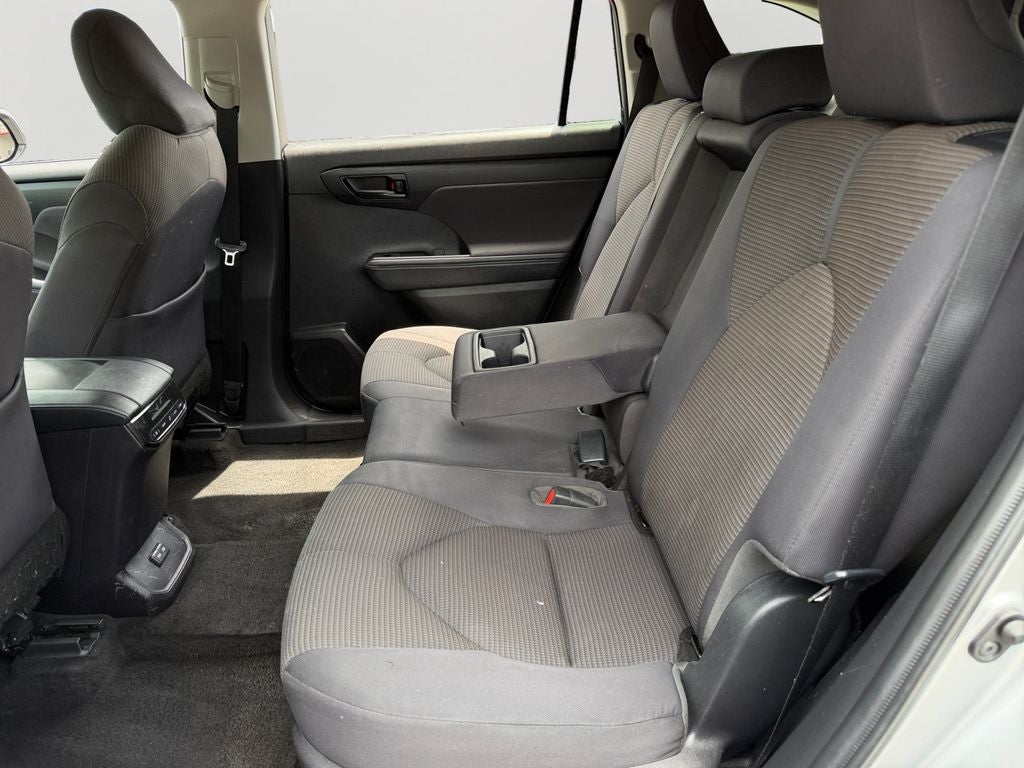 2022 Toyota Highlander L