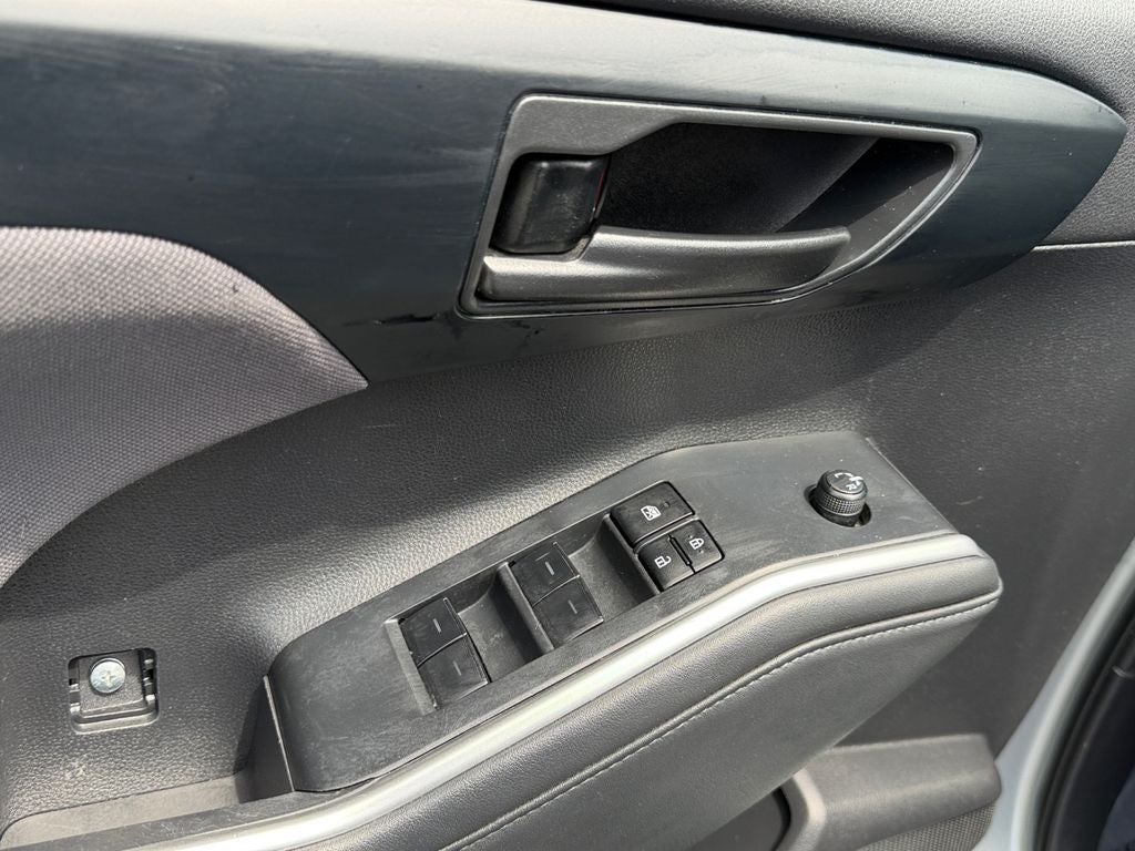 2022 Toyota Highlander L