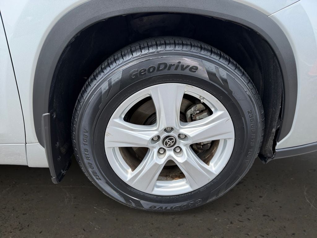 2022 Toyota Highlander L