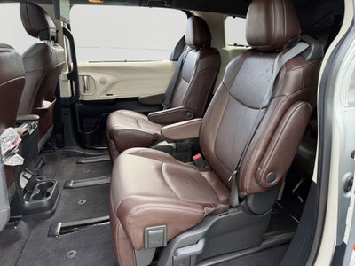 2024 Toyota Sienna Platinum 7 Passenger