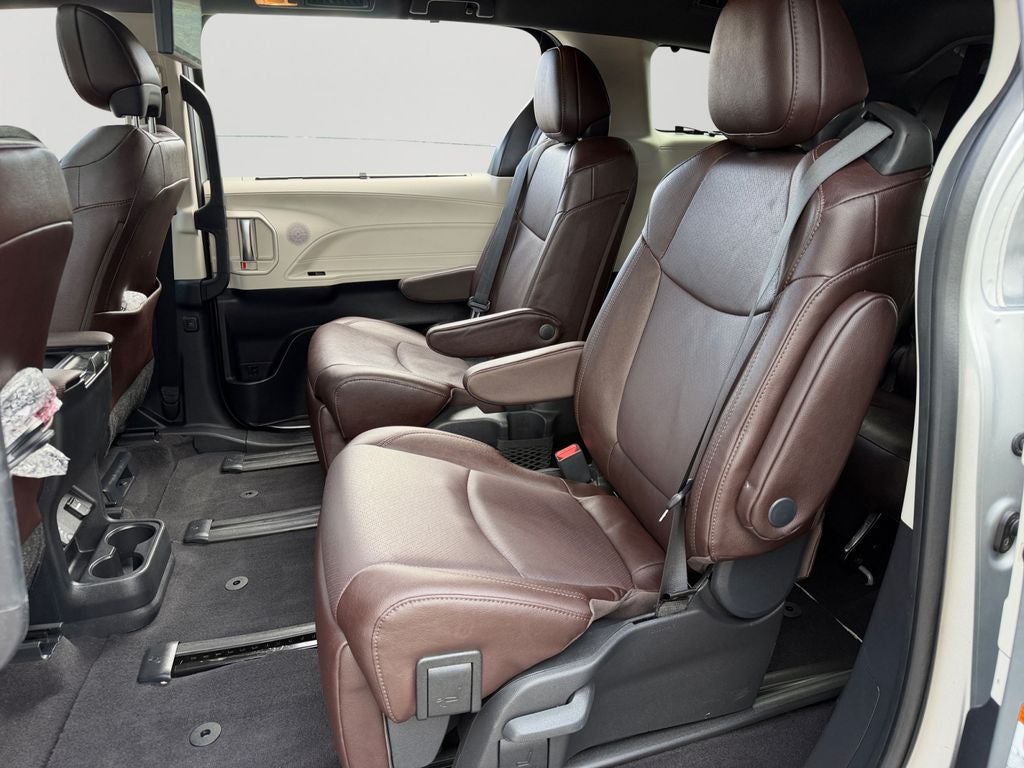 2024 Toyota Sienna Platinum 7 Passenger