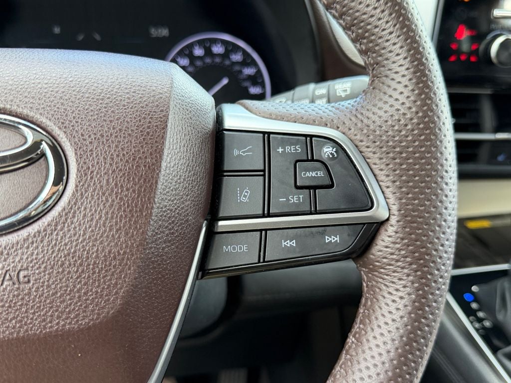 2024 Toyota Sienna Platinum 7 Passenger