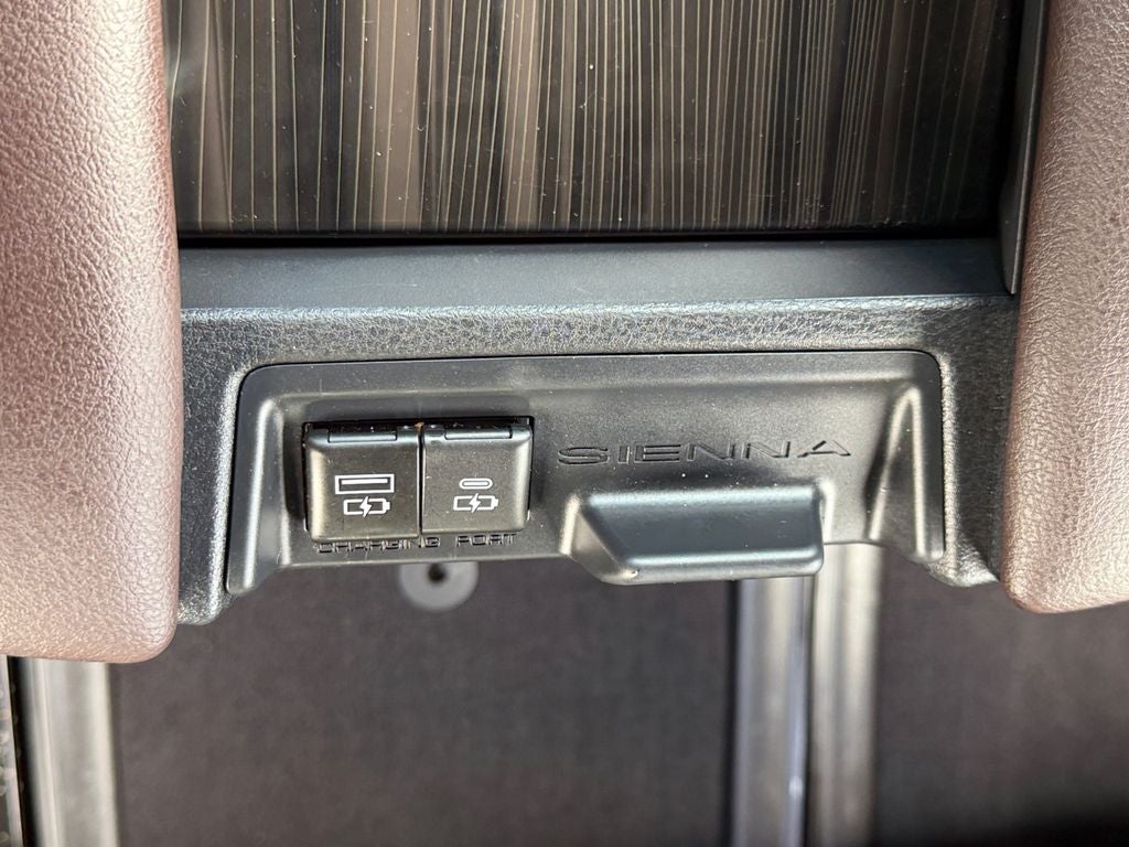 2024 Toyota Sienna Platinum 7 Passenger