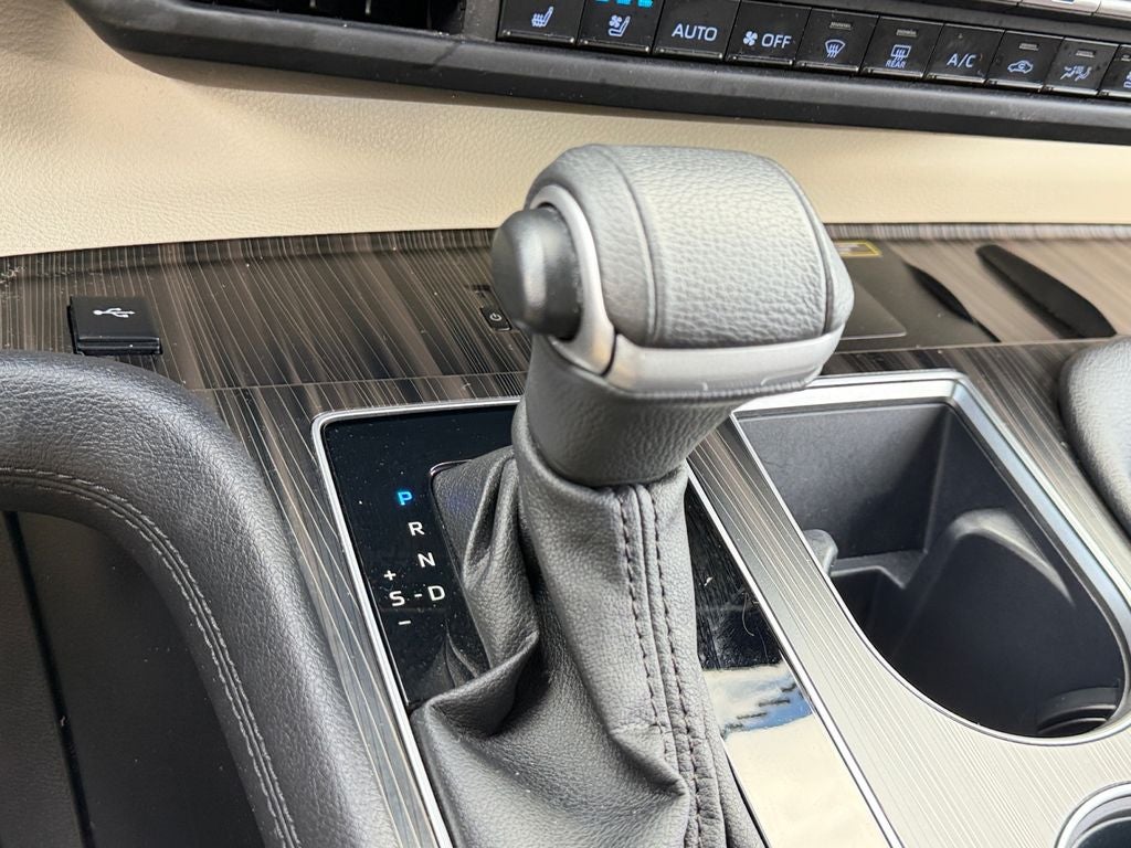 2024 Toyota Sienna Platinum 7 Passenger