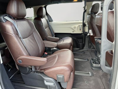 2024 Toyota Sienna Platinum 7 Passenger