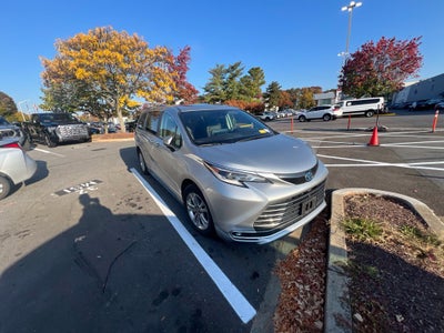 2023 Toyota Sienna Platinum 7 Passenger