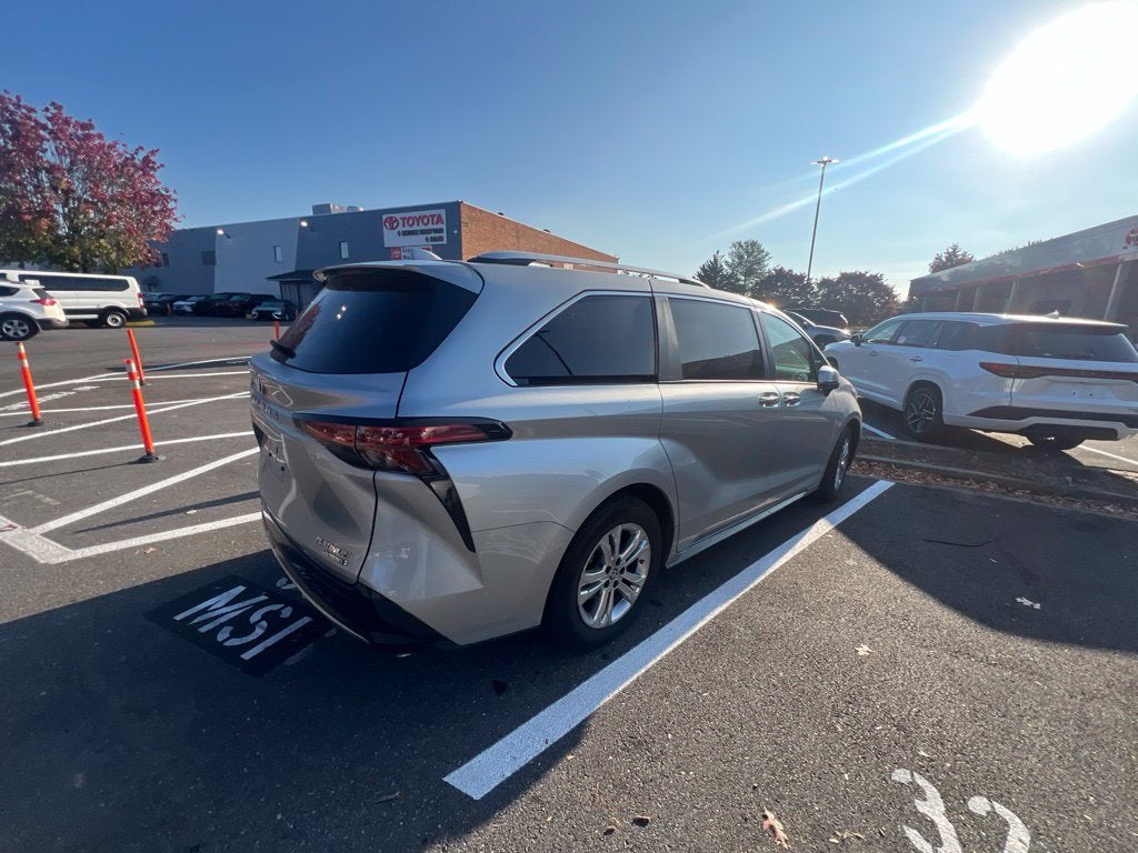 2023 Toyota Sienna Platinum 7 Passenger