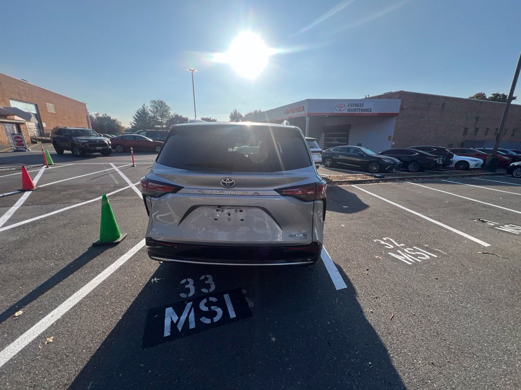2023 Toyota Sienna Platinum 7 Passenger