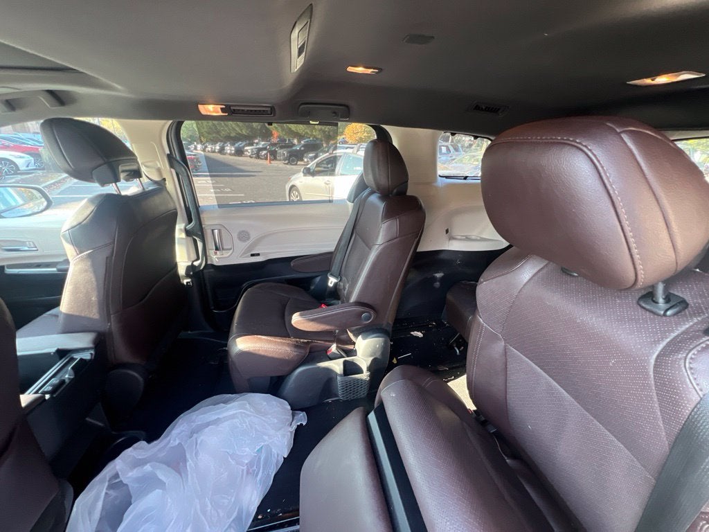 2023 Toyota Sienna Platinum 7 Passenger