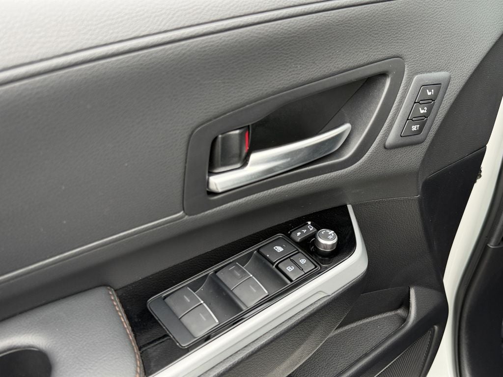 2025 Toyota Sienna Platinum 7 Passenger