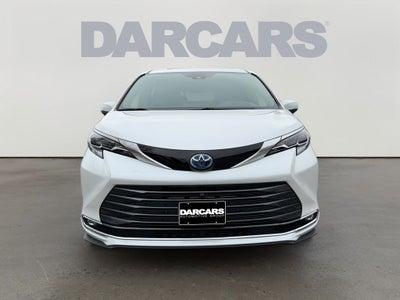 2025 Toyota Sienna Platinum 7 Passenger