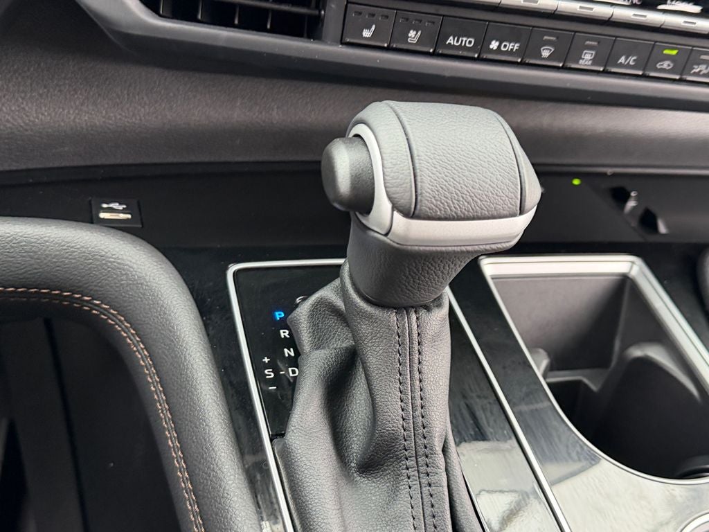2025 Toyota Sienna Platinum 7 Passenger