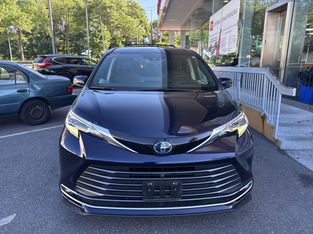 2022 Toyota Sienna Platinum 7 Passenger