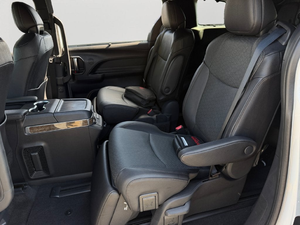 2026 Toyota Sienna Platinum 7 Passenger