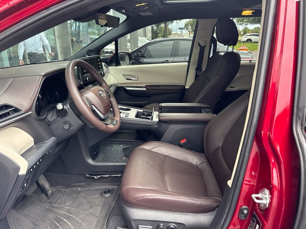 2023 Toyota Sienna Platinum 7 Passenger