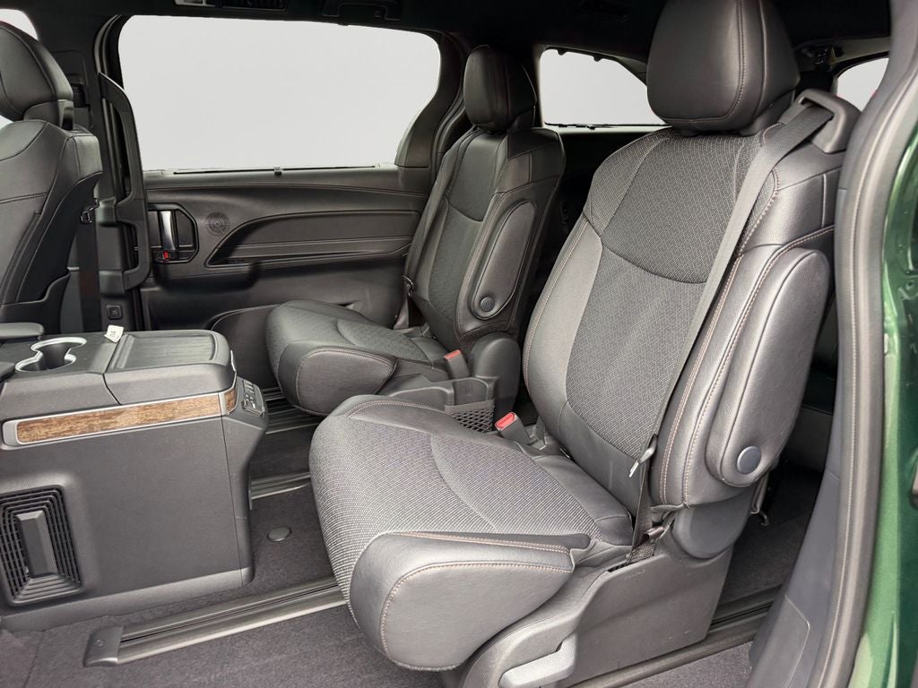 2026 Toyota Sienna Platinum 7 Passenger
