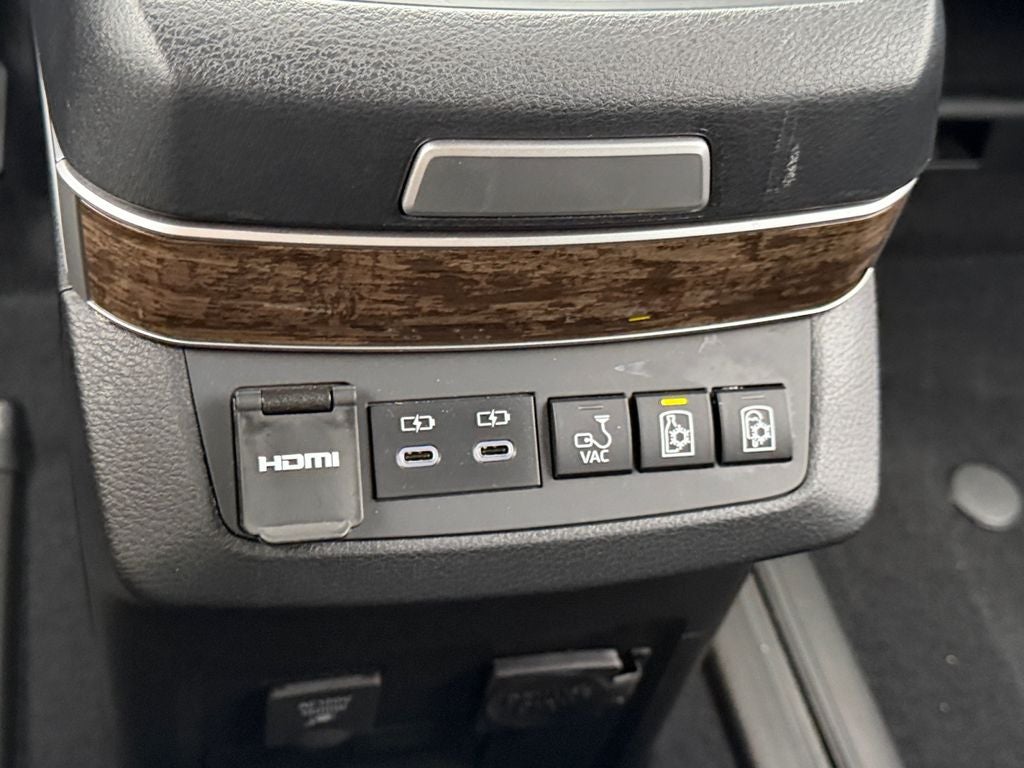 2026 Toyota Sienna Platinum 7 Passenger