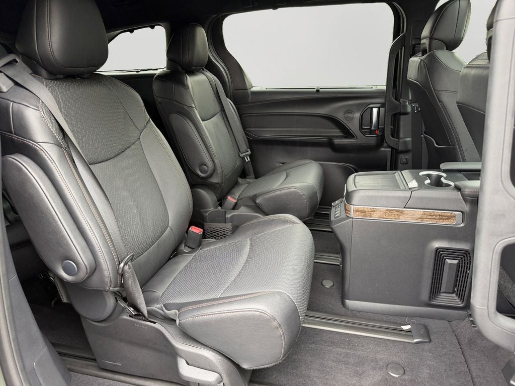 2026 Toyota Sienna Platinum 7 Passenger