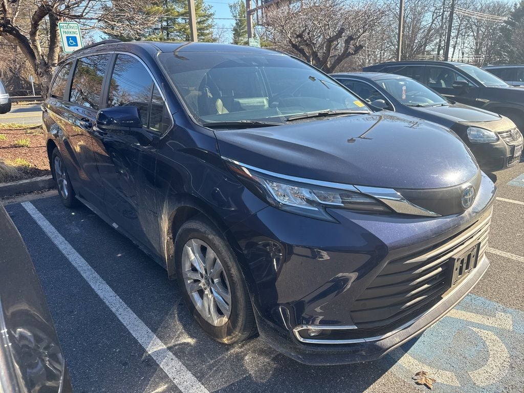 2023 Toyota Sienna XLE