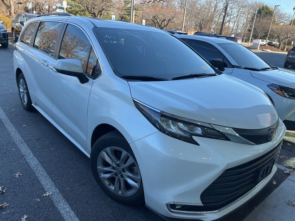 2023 Toyota Sienna XLE