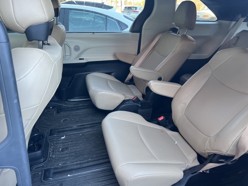 2023 Toyota Sienna XLE