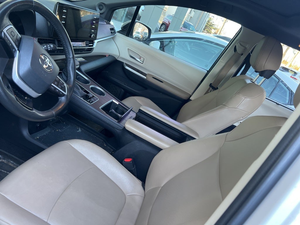 2023 Toyota Sienna XLE