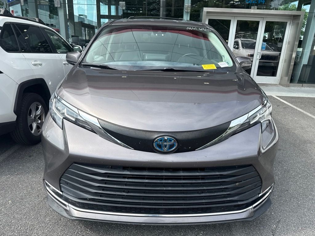 2022 Toyota Sienna XLE 7 Passenger