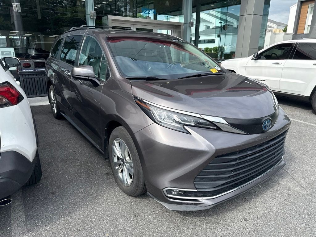 2022 Toyota Sienna XLE 7 Passenger